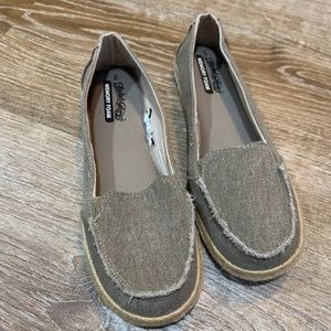 Grey Slip-on Sneakers.